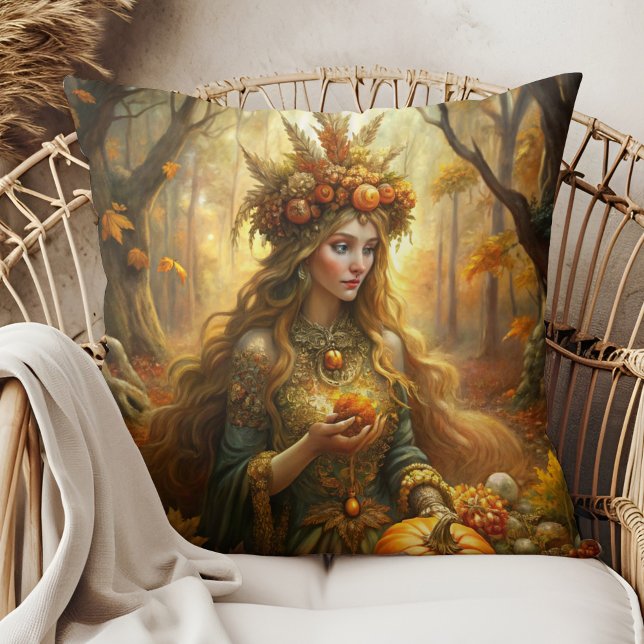 Pumpkin Hexe Fairy - Gemütliche Herbsthexkerze Kissen (Pumpkin Witch Fairy – Cozy Autumn Witchcore Throw Pillow in a boho rattan armchair.)