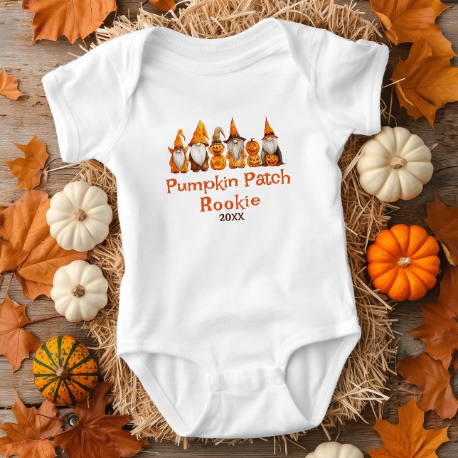 Pumpkin Patch Rookie Gnomes Baby Strampler (Von Creator hochgeladen)