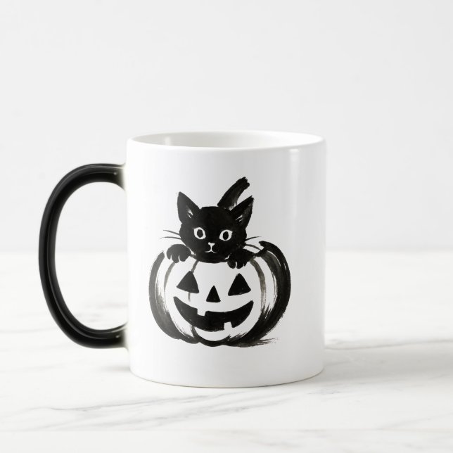 Pumpkin Peek – Black Cat Halloween Design on  Verwandlungstasse (Links)