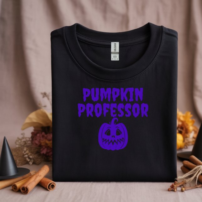 Pumpkin Professor für lila Typografie T-Shirt (Von Creator hochgeladen)
