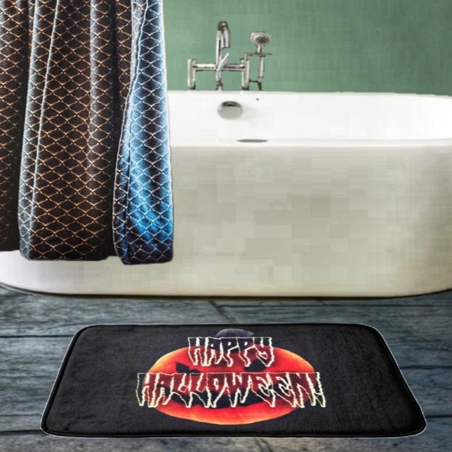 Pumpkin-Scare-Wht Badematte (Add a scary pumpkin bath mat, to your bathroom decor, to reflect the Halloween season!)