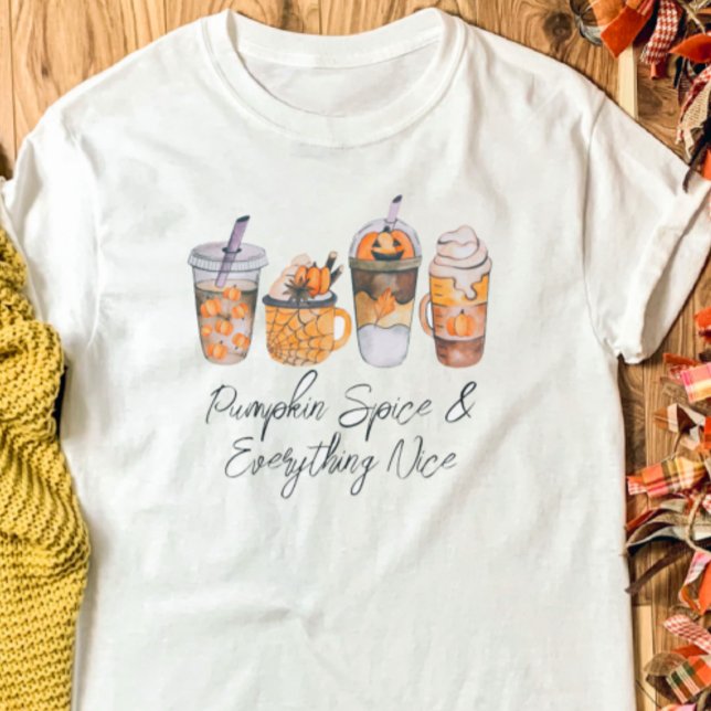 Pumpkin-Speckkaffee T-Shirt (Pumpkin Spice and Everything Nice Halloween Shirt)