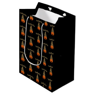 Pumpkin trägt einen Leopardenhut Mittlere Geschenktüte