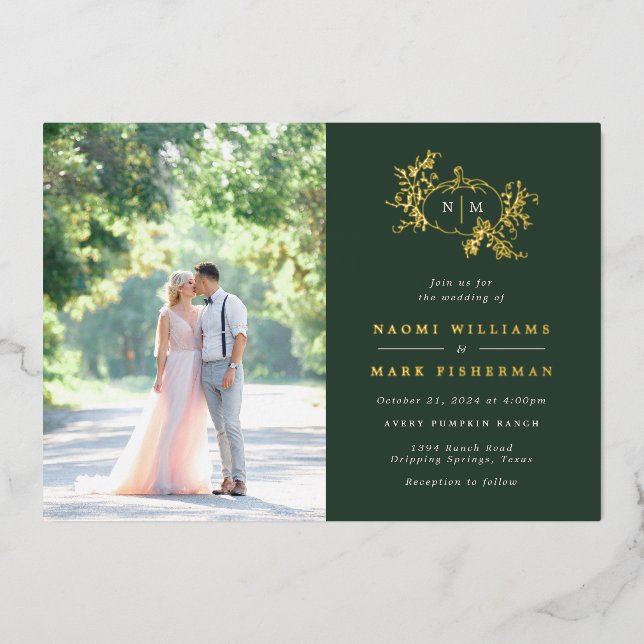 Pumpkin Vines Monogram Wedding Foil Einladung (Vorderseite)