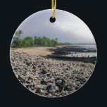 Punaluu Black Sand Beach Hawaii Große Insel Keramik Ornament<br><div class="desc">Große Insel Hawaii Reisen Fotos machen schöne Sake Geschenke. ⭐ PERSONALISIEREN Sie diese Vorlage mit Ihren Bildern. ⭐ EDIT weiter,  um weitere Änderungen vorzunehmen. ⭐ ÜBERTRAGEN dieses Design auf jedes Produkt. Besuchen Sie alle meine Geschäfte auf bit.ly/SandyspiderStores (schneiden und einfügen).</div>