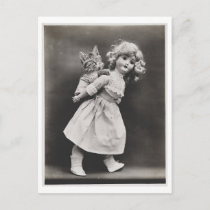 Puppe, die eine Katze in einem Rucksack trägt, Vin Postkarte