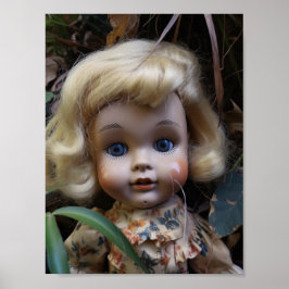Puppe in der Yard Postcard Poster