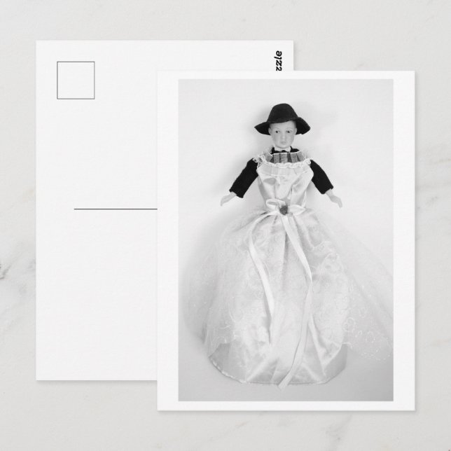 Puppenjunge mit Kleid - George Postkarte (Vorne/Hinten)