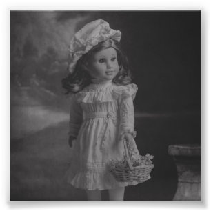 Puppenporträt im Vintage-Stil - Rebecca mit Blumen Fotodruck