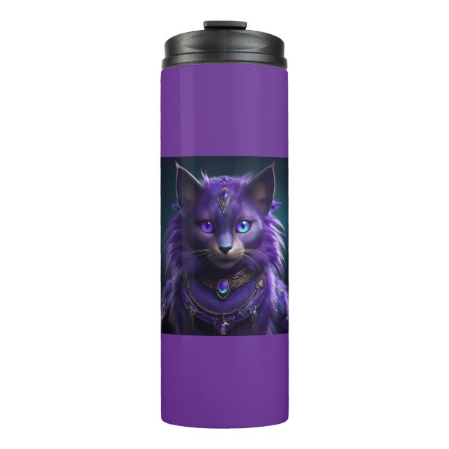 Purple Alien Space Cat Wearing Jeweled Armor Thermosbecher (Vorderseite)