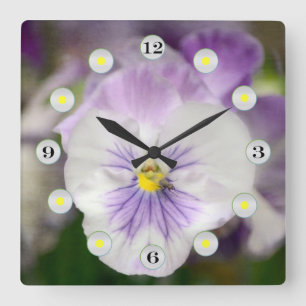 Purple and White Violas by Shirley Taylor Quadratische Wanduhr