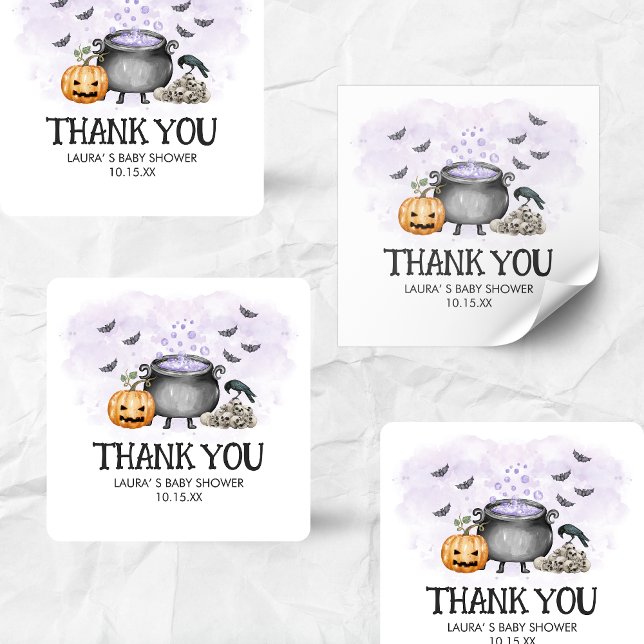 Purple Baby is Brewing Halloween Baby Shower Quadratischer Aufkleber (A Baby is Brewing Purple Halloween Baby Shower Square Sticker)