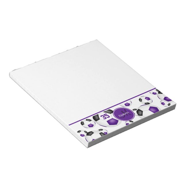 purple black soccer balls pattern accent her name notizblock (angewinkelt)