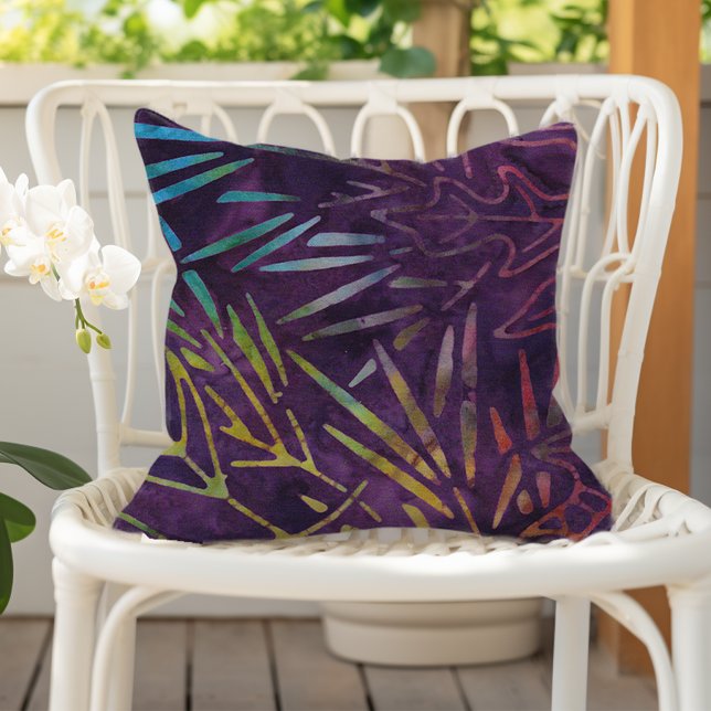 Purple Boho Batik Foliage Pattern Kissen (Von Creator hochgeladen)