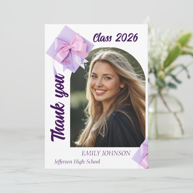 Purple Cap Photo Graduation Thank You Card Einladung (Stehend Vorderseite)