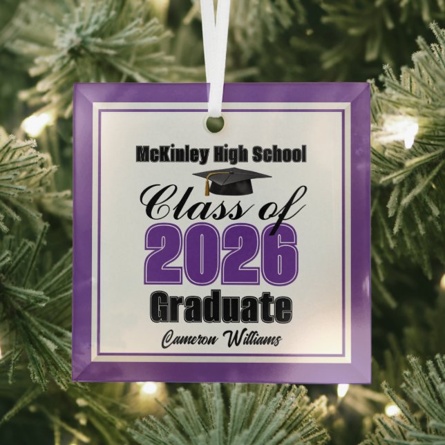 Purple Class of 2026 Graduation Custom Christmas Ornament Aus Glas (Insitu)
