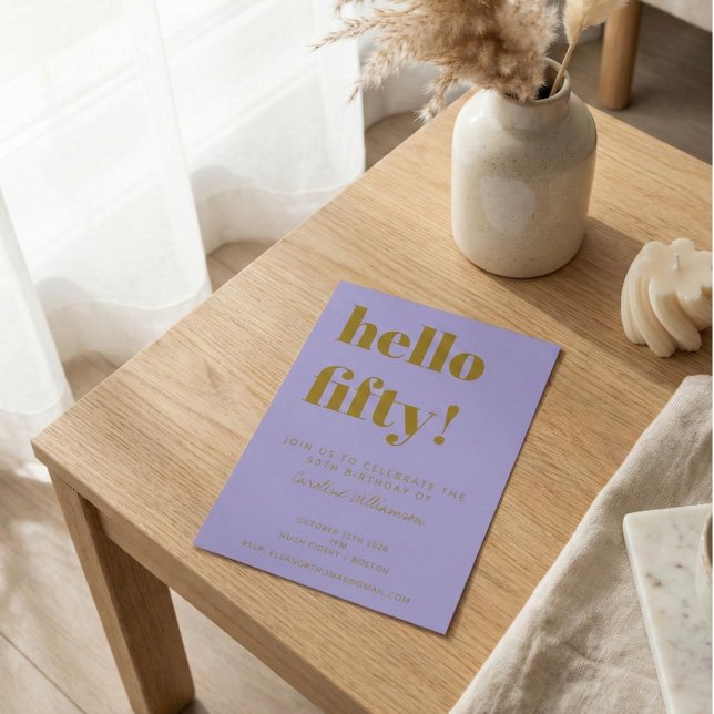 Purple Gold 50th Birthday Party Modern Typography Einladung (Von Creator hochgeladen)