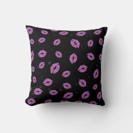 Purple Lipstick Kisses on Black Background Pattern Kissen