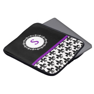 Purple Monogrammed Fleur de Lis Laptopschutzhülle