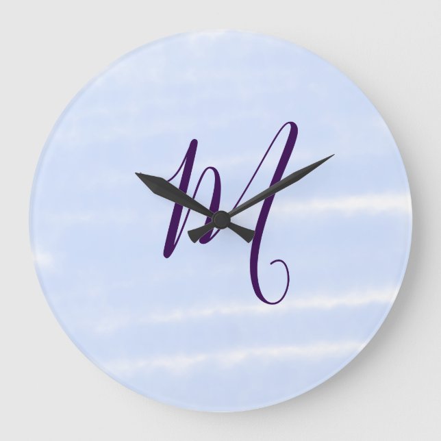 Purple pastel watercolor monogram name letterretro große wanduhr (Vorderseite)