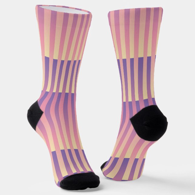 Purple Pink Yellow Striped Pattern Socken (Gewinkelt)