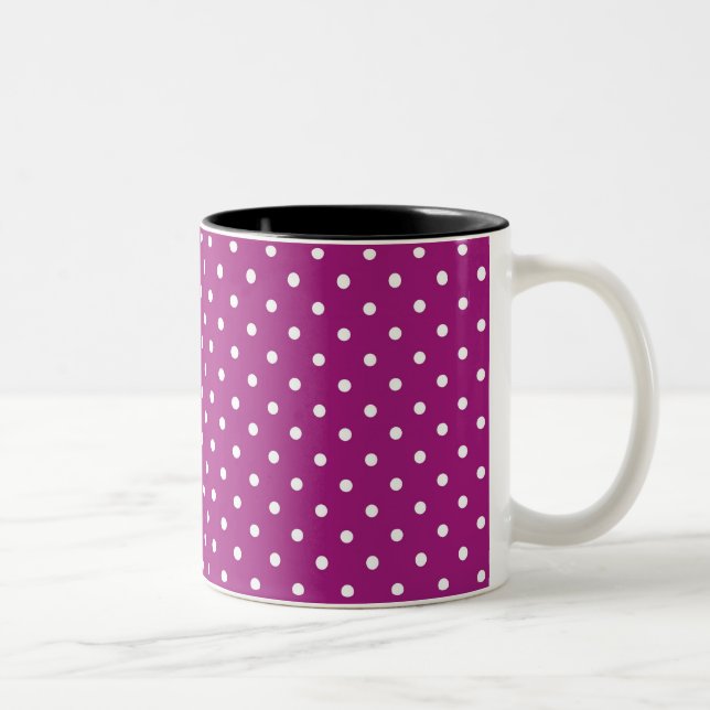 Purple Polka Dot Pattern Zweifarbige Tasse (Rechts)