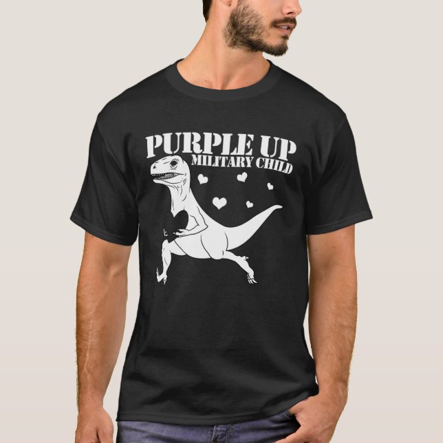 Purple Up Military Child Raptor Dinosaur Boys Purp T-Shirt (Vorderseite)