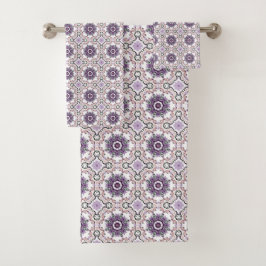 Purple, white and gray geometric mandala pattern  badhandtuch set