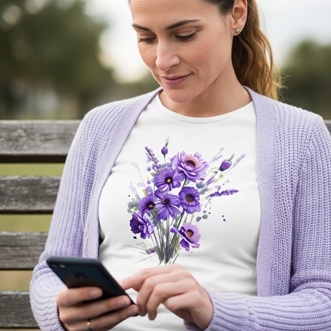 Purpurblumen T-Shirt (Von Creator hochgeladen)
