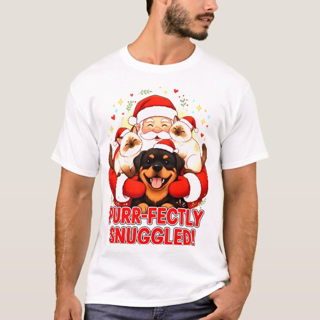 Purr-fectly Snuggled: Santa’s Cozy Pet Cuddle T-Shirt (Vorderseite)