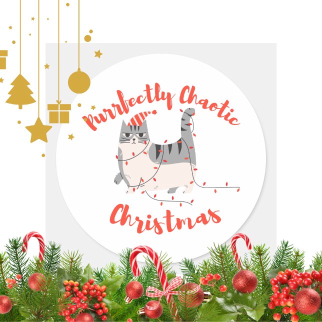 Purrfectly Chaotic Christmas Funny Holiday Cat  Runder Aufkleber (Von Creator hochgeladen)