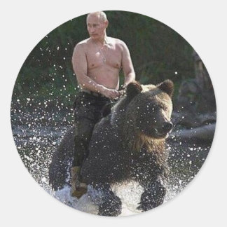 Putin fährt einen Bären! Runder Aufkleber
