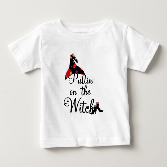Puttin' auf den Hexentrecken und Geschenken Baby T-shirt (Vorderseite)
