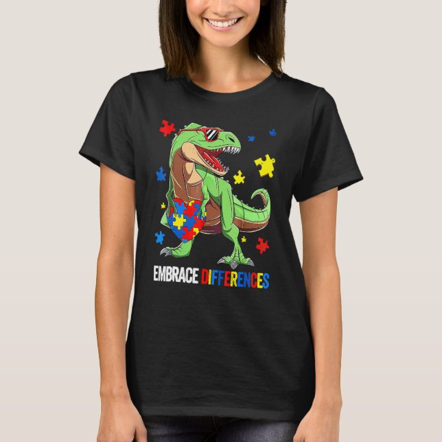 Puzzle Piece Autismus T Rex Dinosaur Umarme Anders T-Shirt (Vorderseite)