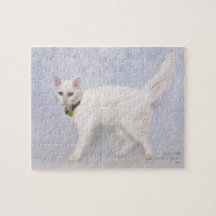 Puzzlespiel, das Lilly kennzeichnet