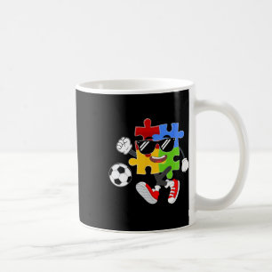Puzzleteil spielt Fußball Autismus-Bewusstseinstag Kaffeetasse