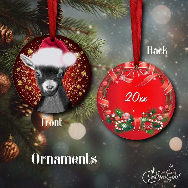 Pygmäe Ziege Weihnachtsmannmütze Weihnachtsschmuck (Oil portrait of my pygmy goat Spunky , Santa hat and gold snowflakes - dated on back #zazzlemade)