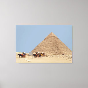 Pyramide von Ghafre und eine Reihe von Streitwagen Leinwanddruck