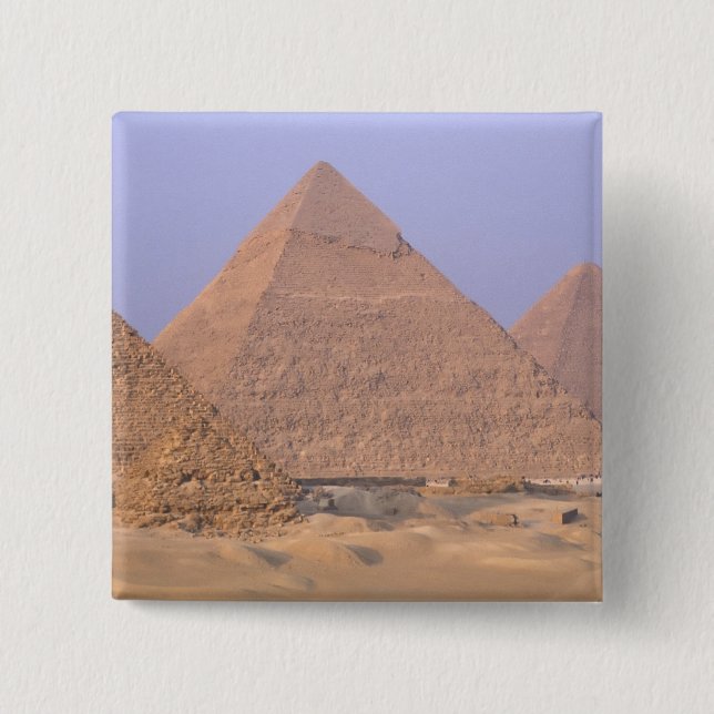 Pyramide von Menkaure Mycerinus), Pyramide von Button (Vorderseite)