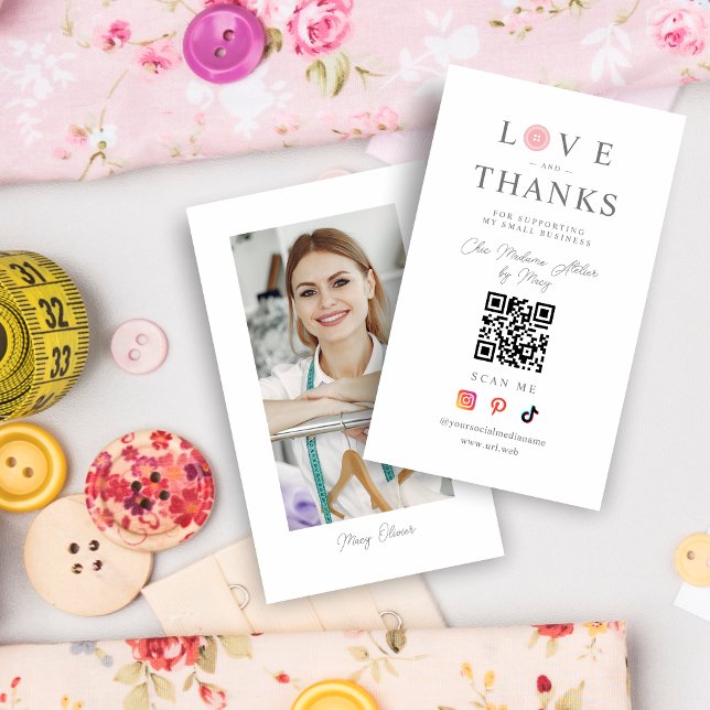 QR Baby Pink Button Love & Thanks Photo Supporting Visitenkarte (QR Baby Pink Button Love & Thanks Photo Supporting Small Business Card. )