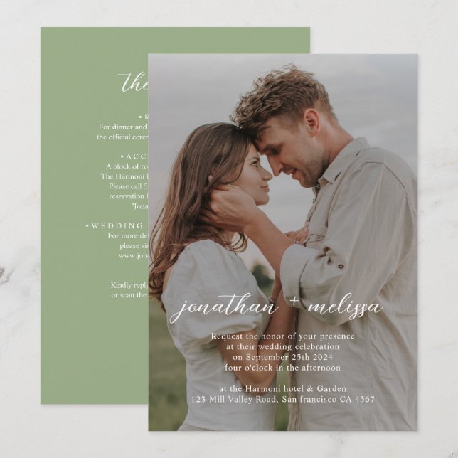 QR Code All in One Sage Green Photo Script Wedding Einladung (Vorne/Hinten)