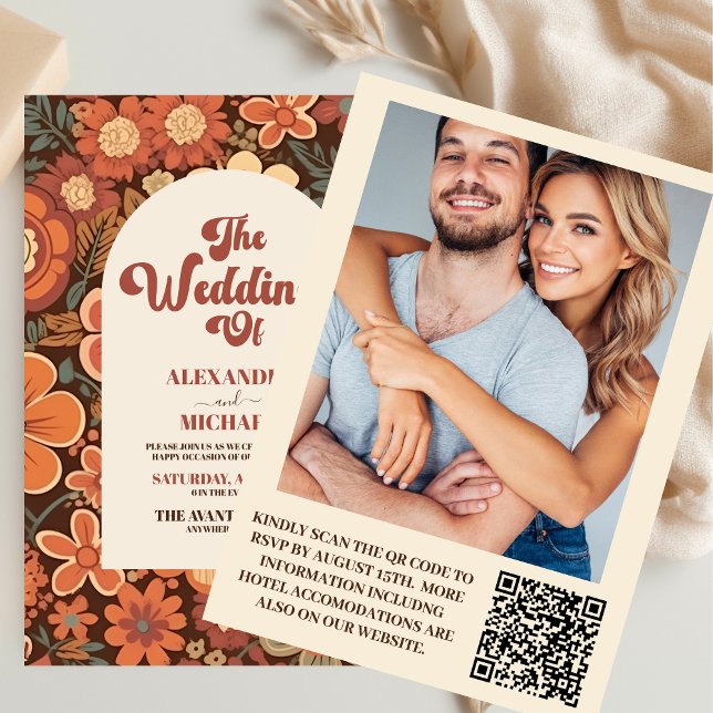 QR Code Arch Groovy Retro 70er Floral Wedding Einladung (Von Creator hochgeladen)