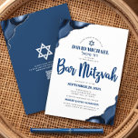 QR Code Bar Mitzvah Navy Blue Agate Script Modern Einladung<br><div class="desc">Seien Sie stolz, freuen Sie sich und präsentieren Sie diesen Meilenstein Ihres Lieblings-Bar Mitzvah! Versenden Sie diese coole, einzigartige, moderne, personalisierte QR-Codeeinladung für eine Veranstaltung, an die Sie sich erinnern können. Navy Schrift Typografie und Star of David überlagern einen einfachen, weißen Hintergrund mit Stahlblau-Age akzentuiert mit Imitaten silbernen Venen. Auf...</div>