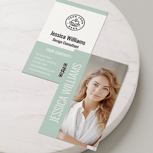 QR Code Business Logo Modern Professional Green Visitenkarte (Von Creator hochgeladen)