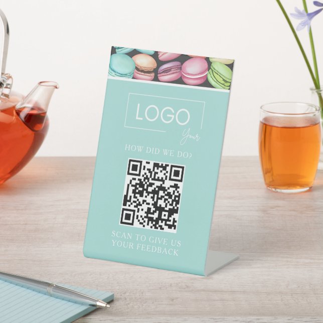QR-Code des Kunden | Französischer Macaron Mint Sockelschild (In SItu)