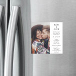 QR-Code Einfaches Foto Einzigartiges All-In-One-Ho Magneteinladung<br><div class="desc">Freuen Sie sich auf stilvolle Hochzeitsfeiern mit einzigartigen Quadrat-All-in-One QR-Einladungsmagneten. Mit diesen Magnetkarten können Sie Hochzeitsgäste zu Ihrer anstehenden Feier einladen, alle wichtigen Details (wie Anfahrtsbeschreibung, Registrierung, Hotelunterkunft) angeben und die Website für die Organisation der uAwg gelassen werden. Es werden keine zusätzlichen Gehäusekarten benötigt. Das Bild und alle Formulierungen sind...</div>