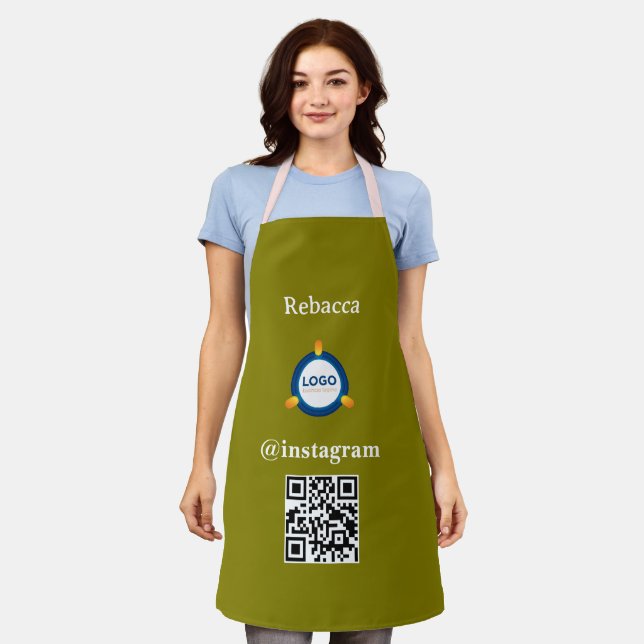 QR-Code für Geschäftszeichen | Blush Pink Employee Schürze (Getragen)