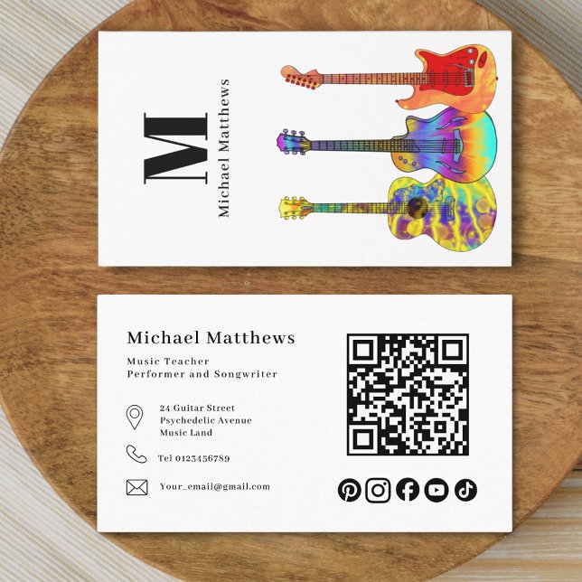 QR-Code für Gitarrenlehrer und Social Media Custom Visitenkarte (Modern guitar music teacher professional musician qr code & social media black & white Business Card)