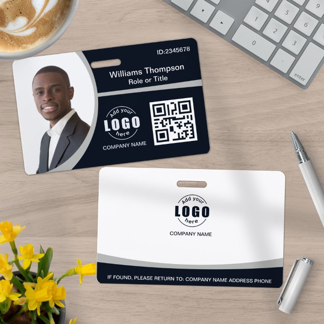 QR-Code für kundenspezifisches Foto - Mitarbeiter  Ausweis (Von Creator hochgeladen)