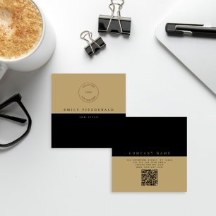 QR-Code für Minimalistische schwarze Gold-Typograf Quadratische Visitenkarte